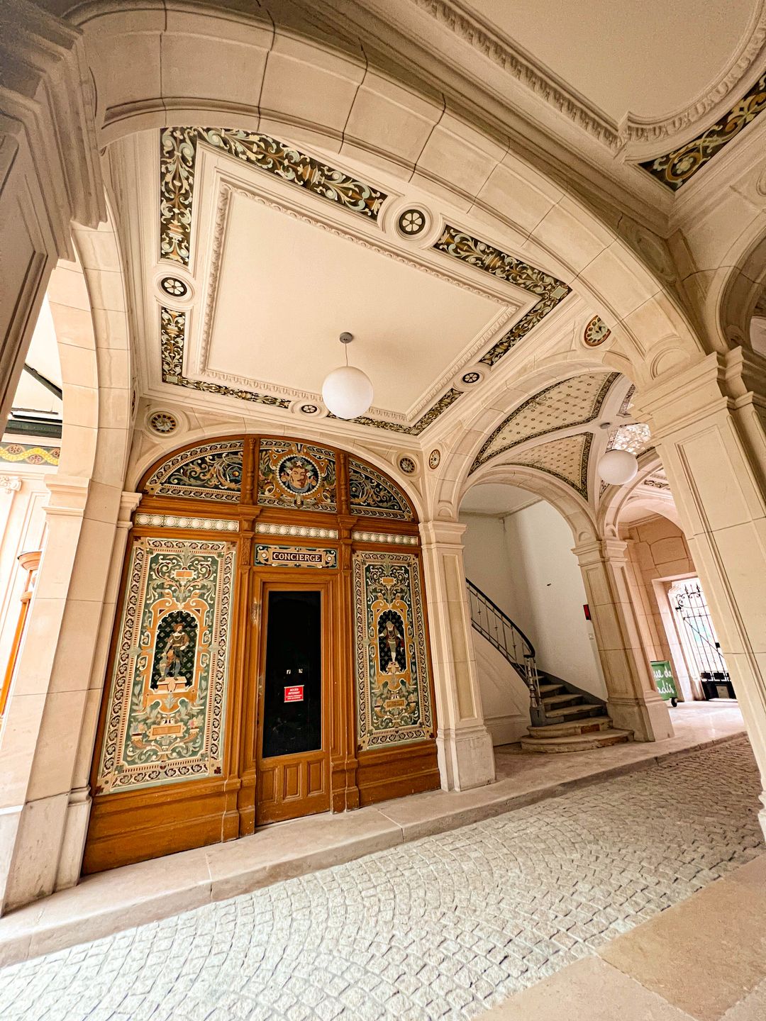 Student life at the Albert School Paris campus